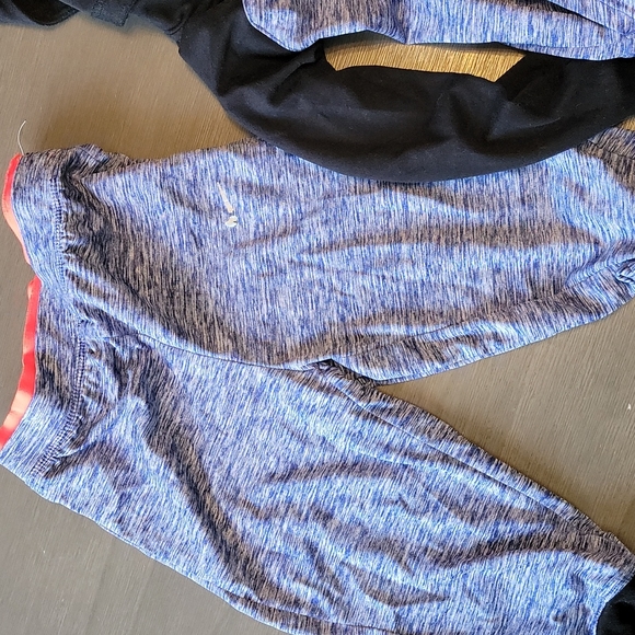 Sweat suit - Picture 2 of 4